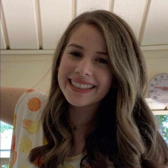 Meet your Posher, Gloria - Picture 1 of 1